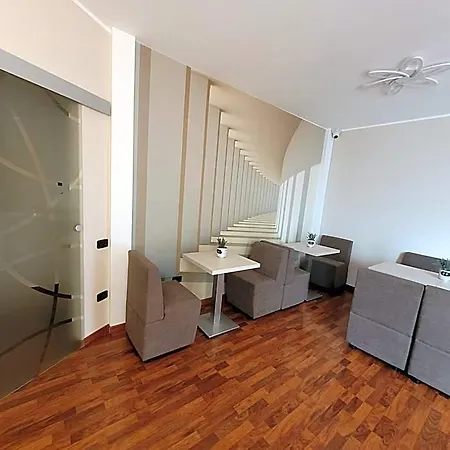 Ospiti A Corte 4*