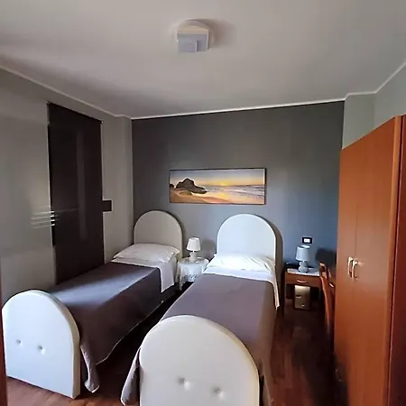 Ospiti A Corte