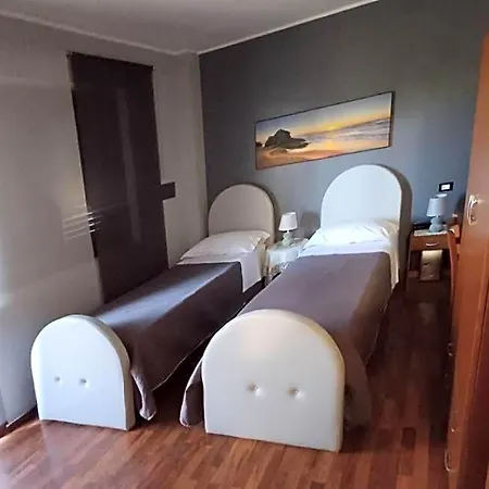 Ospiti A Corte